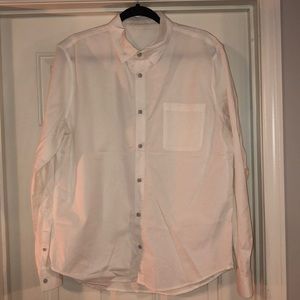 Lululemon Men’s Buttondown dress shirt